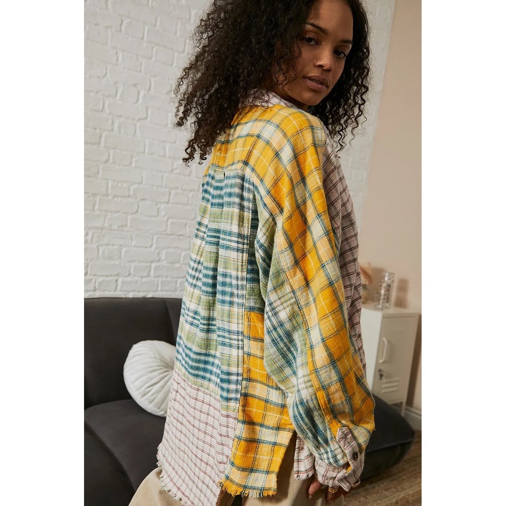 BDG Urban Outfitters Patchwork Plaid Flannel Shirt Oversized Raw Hem Small - Picture 2 of 9